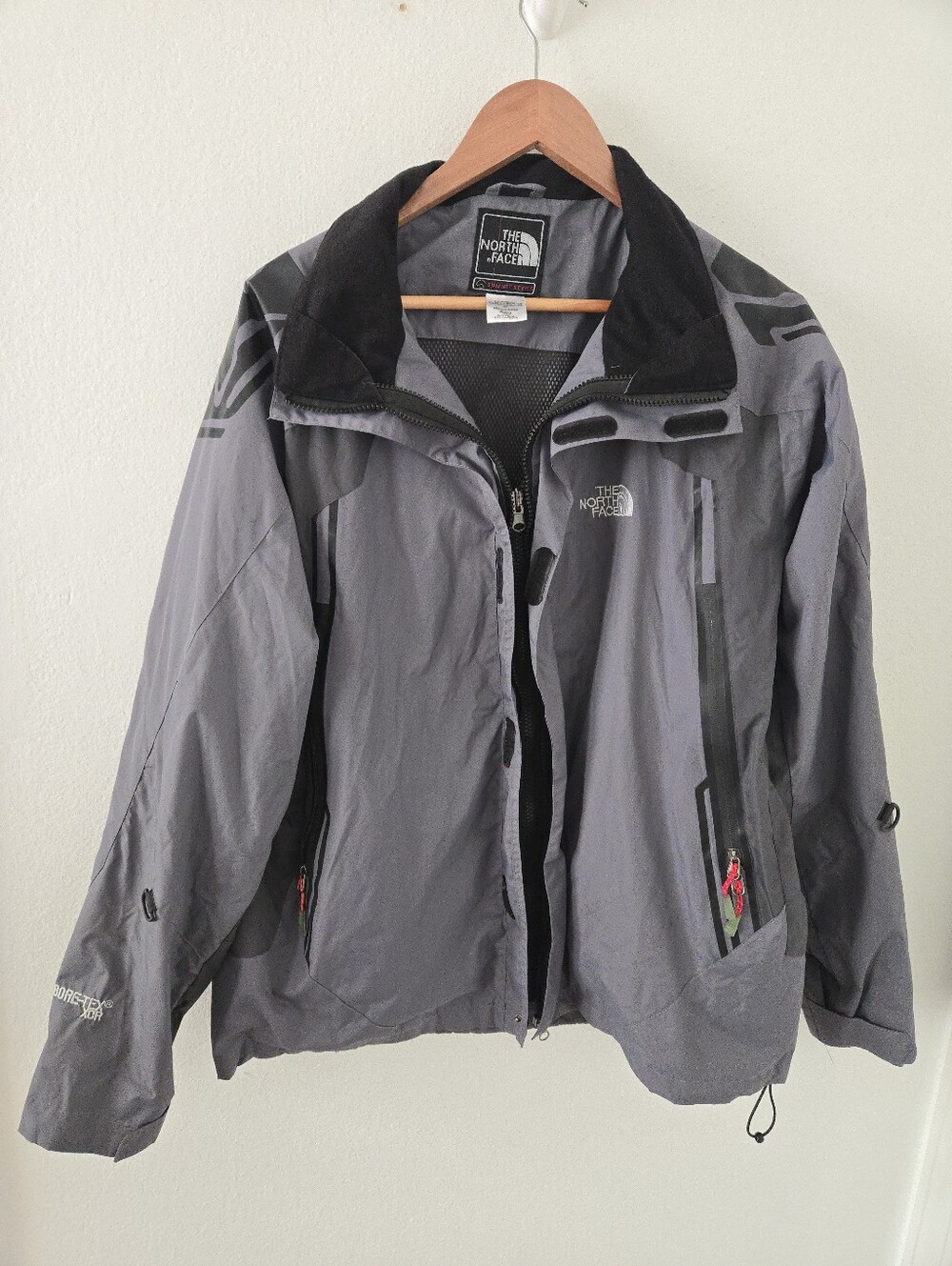 The North Face Summit Series Gore Tex Jacket Mens XL Outdoors